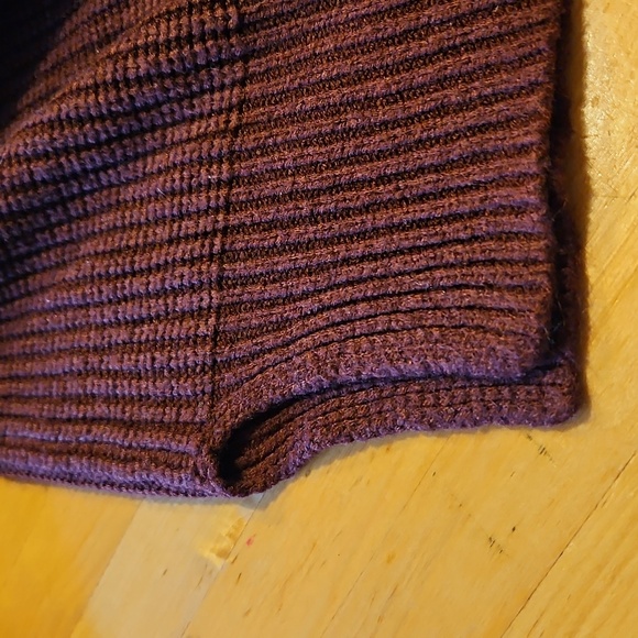Sanctuary V-Neck Sweater - Picture 6 of 10